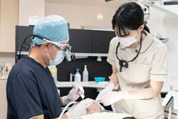 歯周病の再生療法や歯周形成の外科治療にも対応