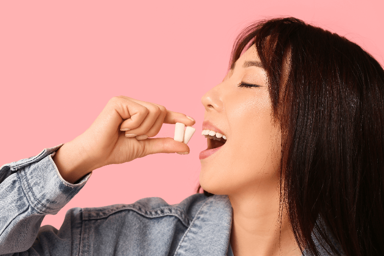 インプラントにしたらガムはNG!?治療後に食べられない食べ物とは?