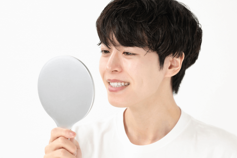 インプラント治療後に口臭が気になる?原因と対策を徹底解説!